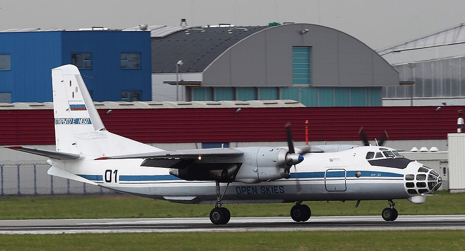 Российский самолет наблюдения Ан-30б. Фото: EAST NEWS