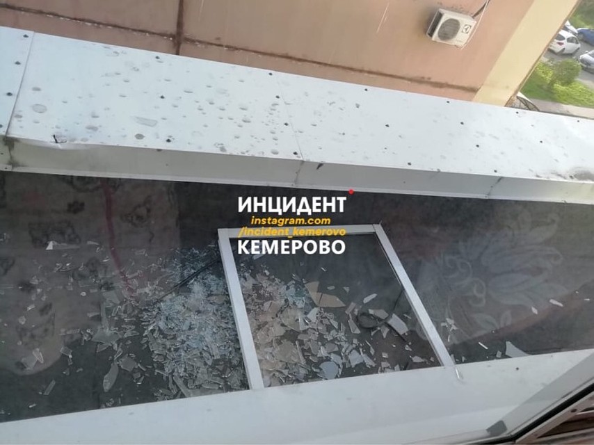 Не выдержали стекла. Фото: "Инцидент Кемерово"/ vk.com