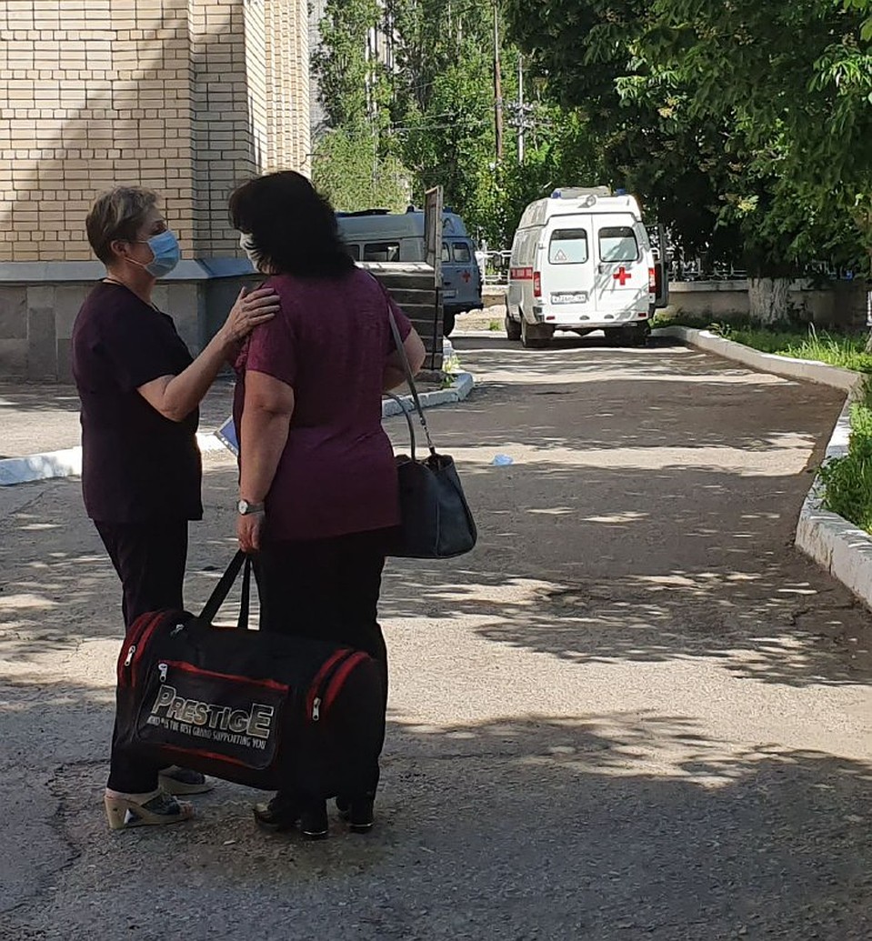 Женщина сердечно поблагодарила медицинский персонал Перинатального центра Фото: Дарья Вострикова