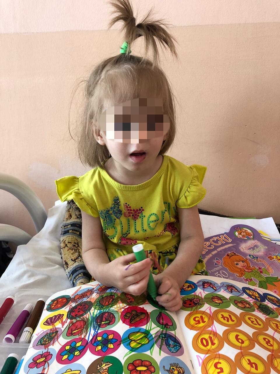 Сейчас девочка находится уже в безопасности.