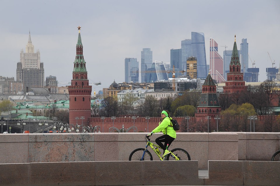 Про велосипед в запретительных документах ничего не сказано. Фото: Михаил ФРОЛОВ