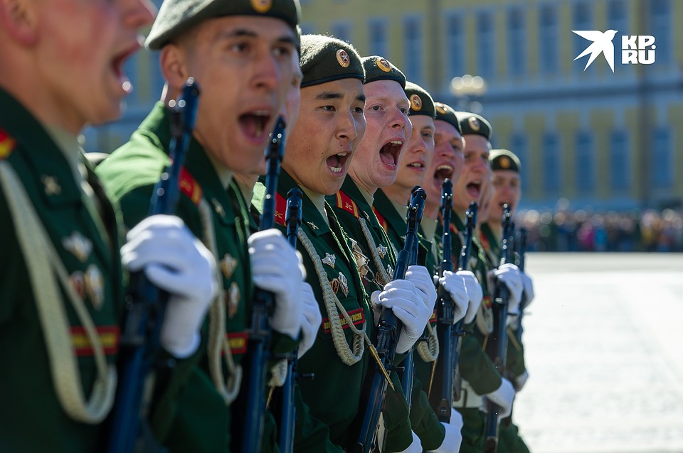 Известно, что в военном шествии примут участие всего 4,8 тысяч человек. Фото: Олег ЗОЛОТО