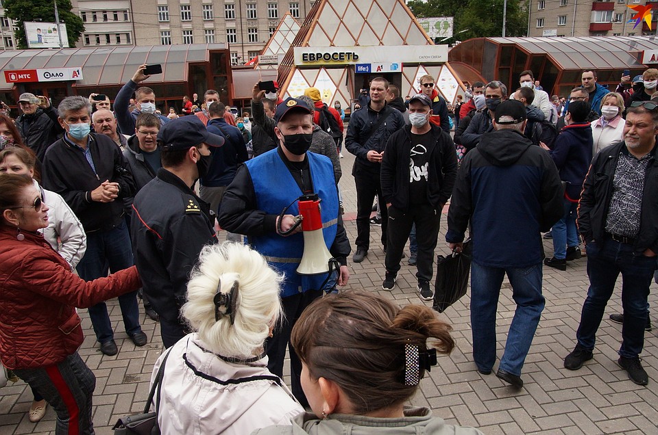Люди возмутились действиями милиционеров Фото: Павел МИЦКЕВИЧ