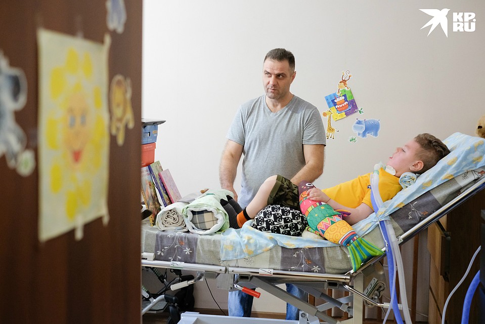 У Езекянов сложилось двойственное впечатление: с одной стороны, государство хочет им помочь, а с другой – подвергнуть здоровье малыша риску Фото: Артем КИЛЬКИН (архив)