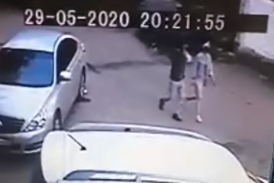 Теперь местные жители ищут живодеров по изображению с камеры видеонаблюдения. ФОТО: "Нижний Новгород. Без цензуры".