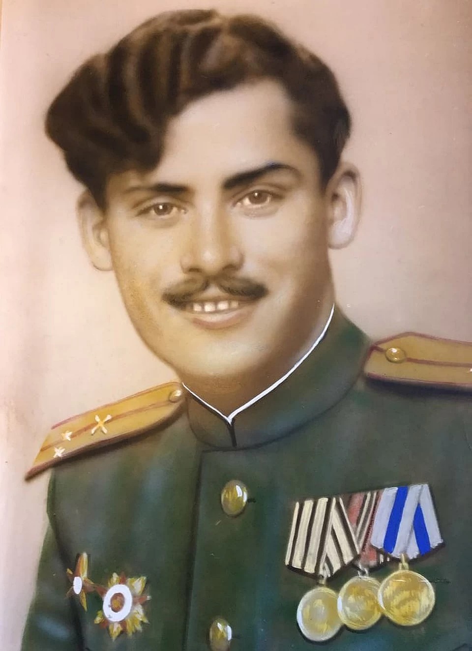 Григорий Голинский в 1945 году. Таким его и увидела спасенная из концлагеря Надежда. Фото: из архива Григория Голинского