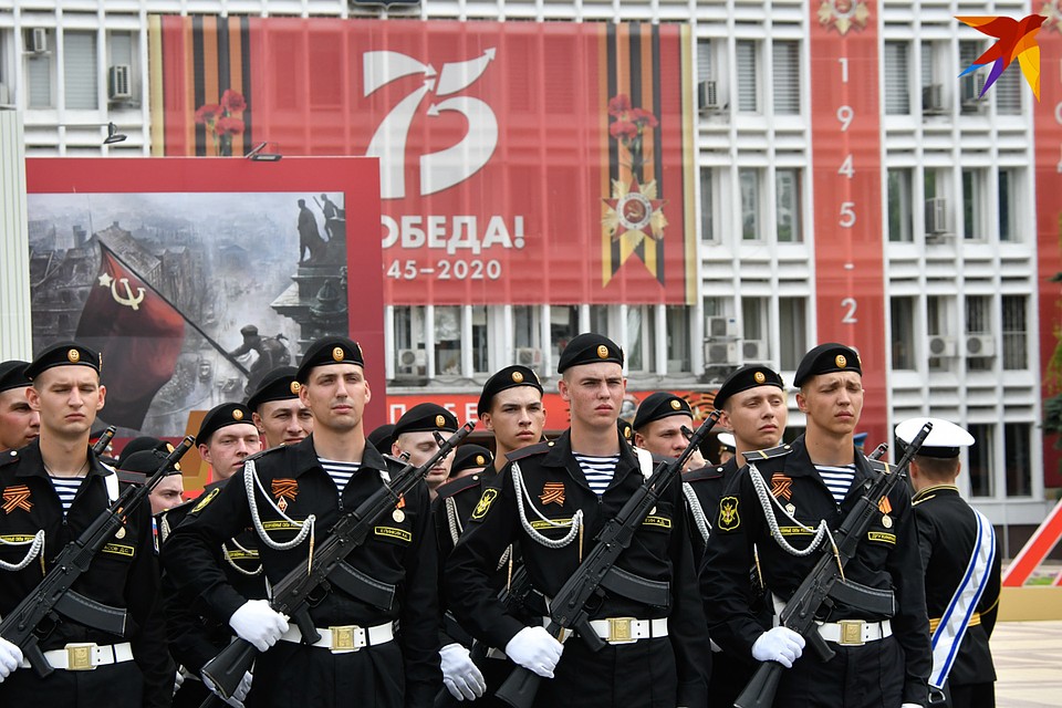 Парад Победы в Новороссийске Фото: Кирилл ВЕРШИНИН