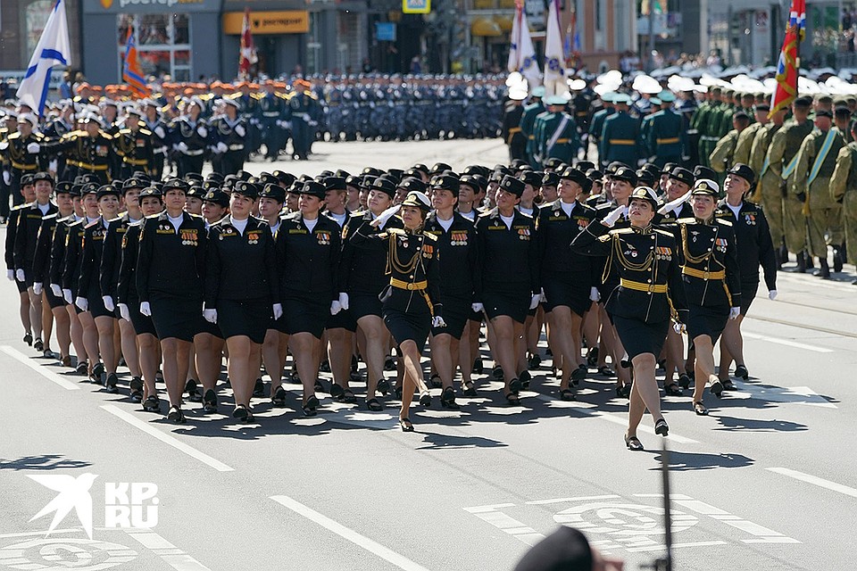 Парад не обошелся без небольшого курьеза, которые никак не испортил впечатление от действа. Фото: Эдуард Молчанов