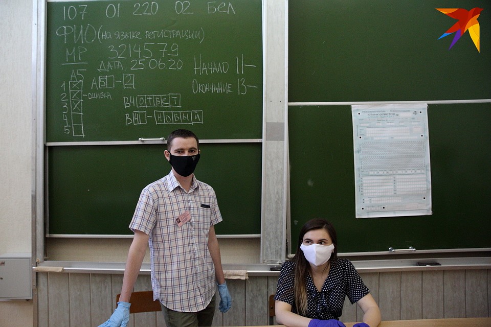 В аудиториях могут находиться только те преподаватели, которые не ведут предмет, который сдают абитуриенты Фото: Святослав ЗОРКИЙ