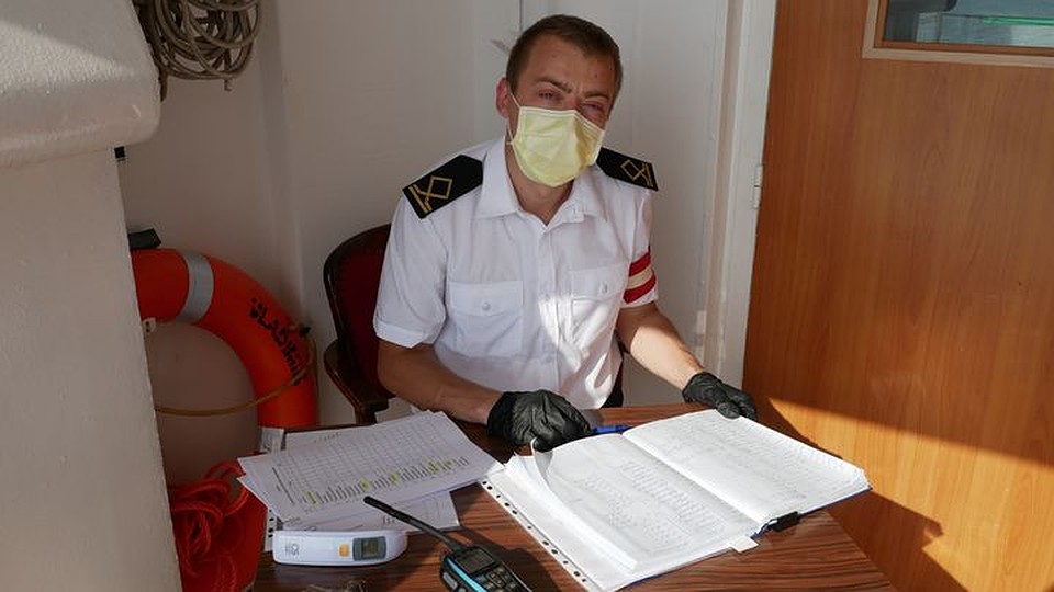 Компания приняла решение организовать голосование прямо на борту теплохода. Фото: Юлия БАРАНОВА