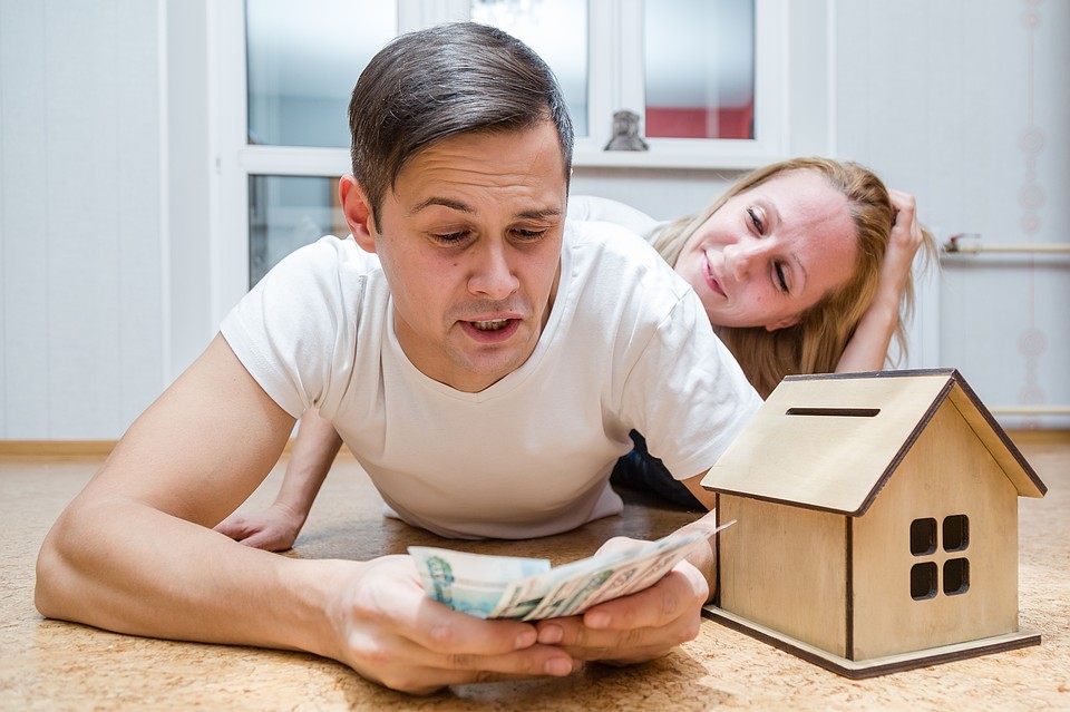 При покупке квартиры можно получить вычет 13% от двух миллионов рублей Фото: Алексей БУЛАТОВ