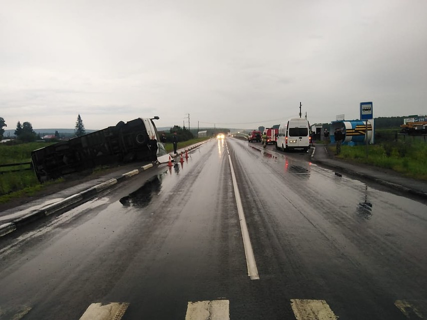 В автобусе было 16 человек. Фото: ГИБДД края
