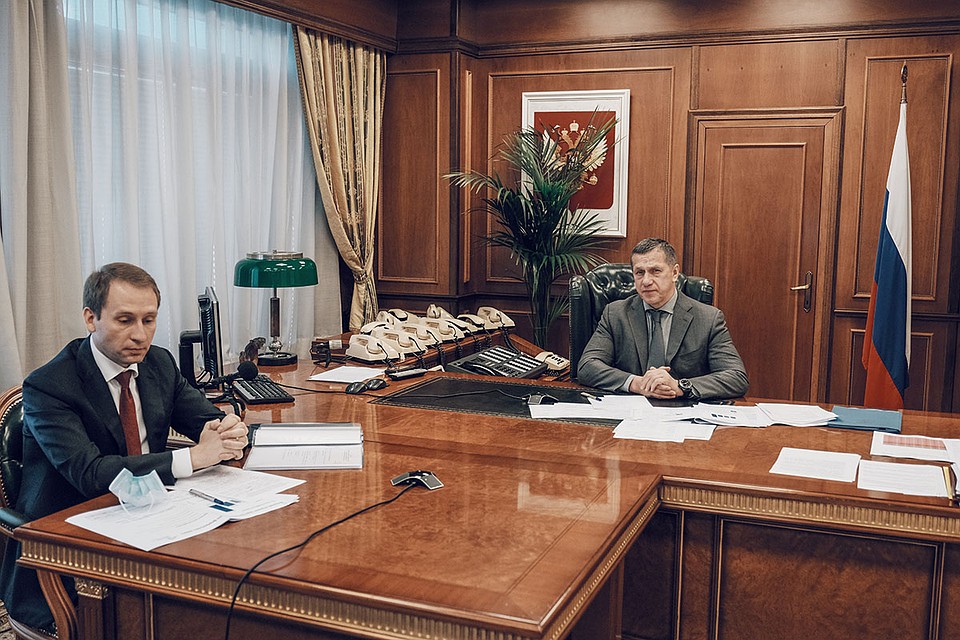 Политик отметил, что опасность распространения коронавирусной инфекции на Дальнем Востоке постепенно снижается, а прирост новых зараженных уже не превышает двух процентов в день.