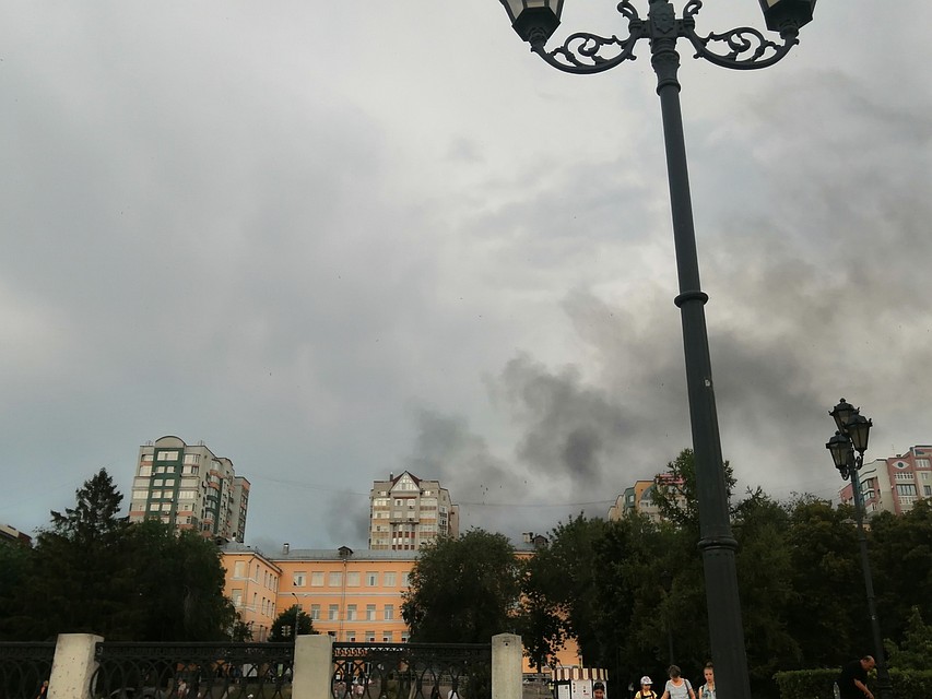 Вот так черные тучи наползали на Волгу Фото: Ольга НОВИКОВА