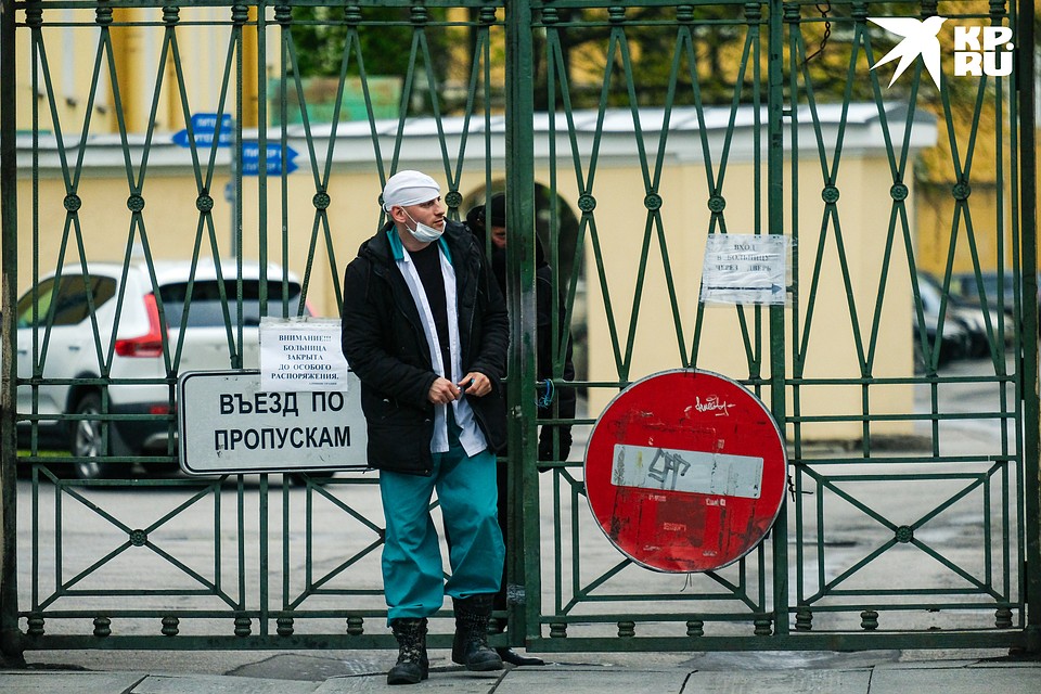 Эпидемия явно пошла на спад, но расслабляться еще рано. Фото: Артем КИЛЬКИН
