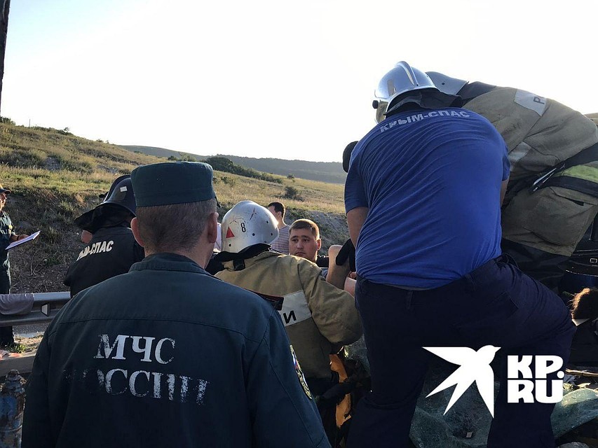 Фото с места ДТП с автобусом в Крыму