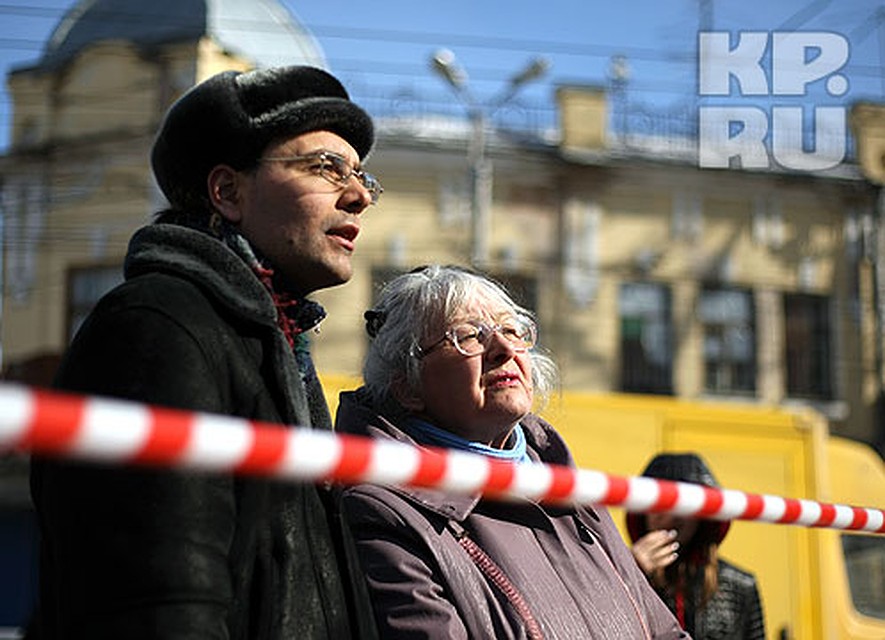 Столичные киношники работают у нас уже вторую неделю, а самарцы все не перестают удивляться Фото: Михаил ДЕНИСОВ
