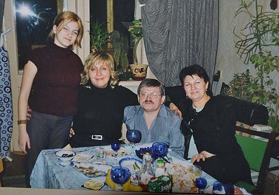28 февраля 2002 года. Марина прилетела в Волгоград со спектаклем.