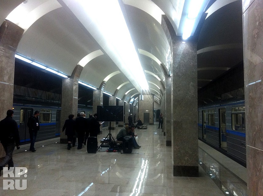 Станция метро "Горьковская".