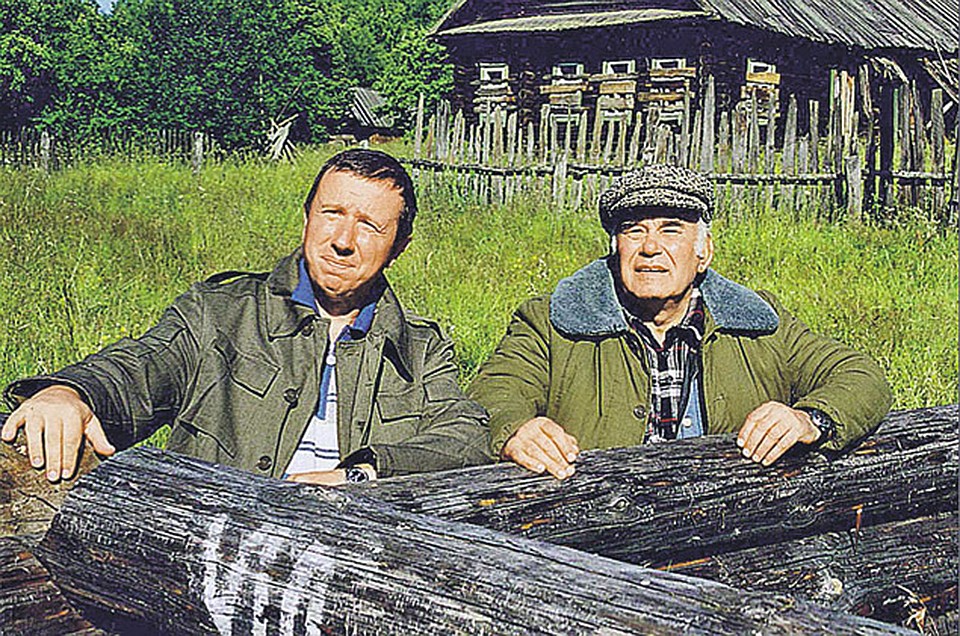 Василий Михайлович со своим самым близким другом - писателем Николаем Старченко.