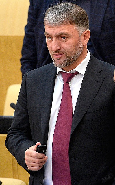 За четыре дня до происшествия чеченский депутат был награжден почетной грамотой «За существенный вклад в развитие законодательства Российской Федерации и парламентаризма в Российской Федерации» Фото: РИА Новости