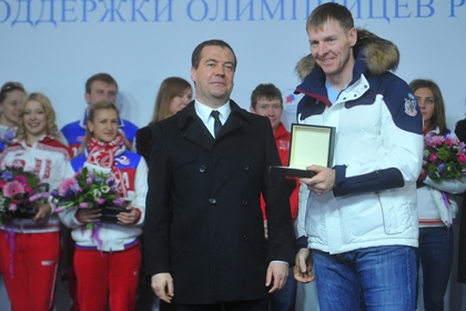 Олимпийский чемпион Александр Зубков получил в подарок квартиру в Саранске и белый «Мерседес»