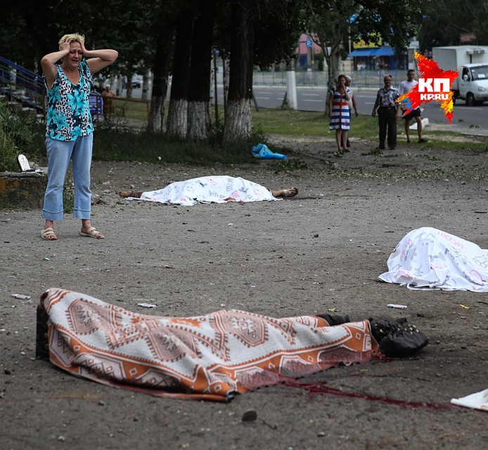 Украинская армия продолжает обстреливать Луганск. В полумиллионном городе осталось уже меньше половины жителей