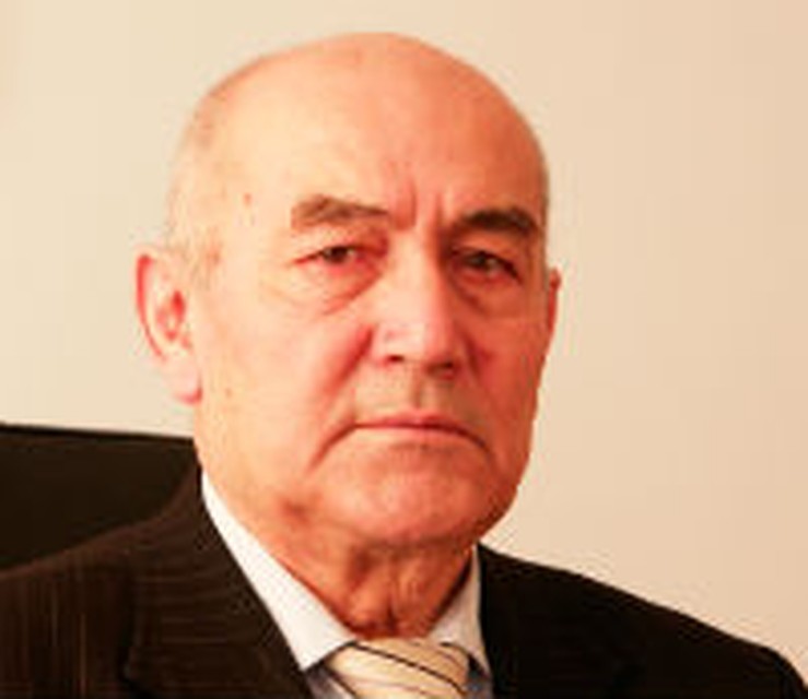 Февзи Якубов