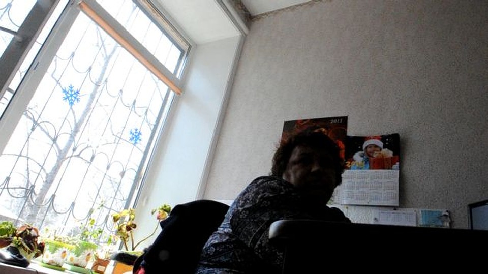 Сотрудница ЗАГС села Дружба: "Приезжие ведь просят побыстрее, им ждать некогда" Фото: Борис КОКУРИН