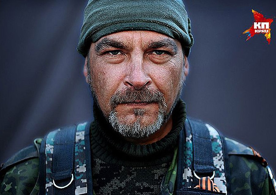 Один из лучших снимков корреспондентов "КП" за 2014 год. Ополченец с позывным «Художник», из Донецка Фото: Виктор ГУСЕЙНОВ