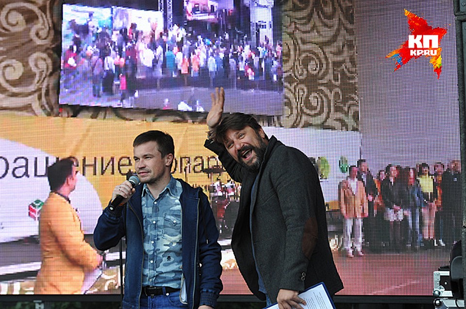 В Москве и во Владивостоке одновременно проходит флэшмоб, посвященный пятнистому хищнику Фото: Виктор ГУСЕЙНОВ