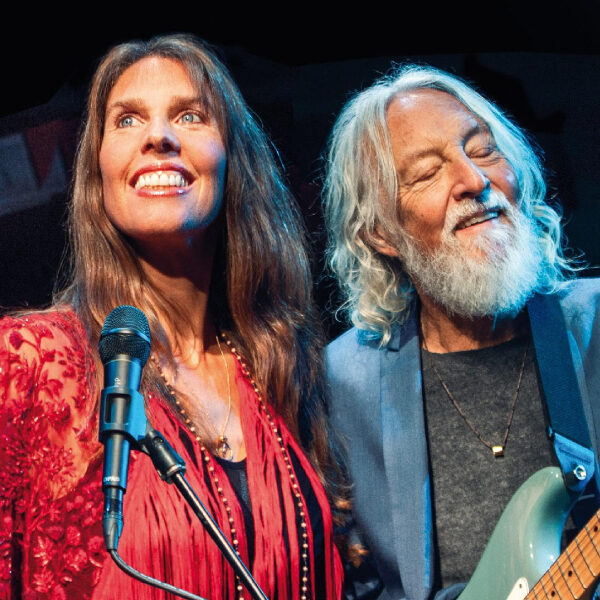 Концерт Дэвы Премал и Митена