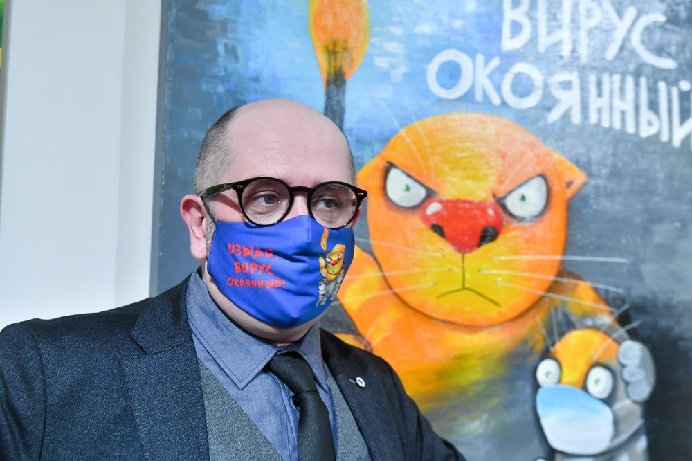 Гуляем по выставке «Изыди, вирус окаянный» с художником Васей Ложкиным