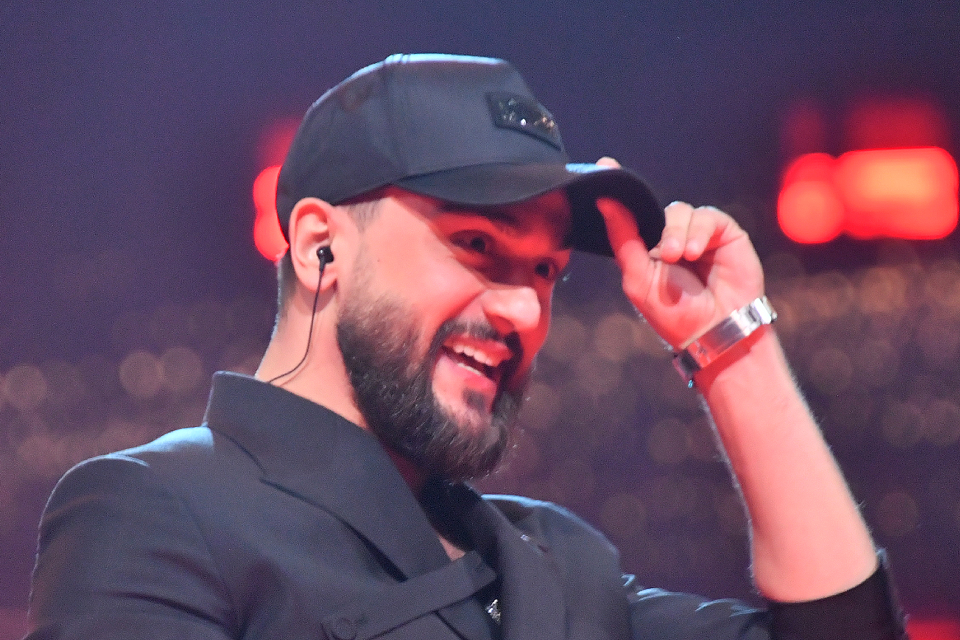 Девушки расхвалили новую песню Джони «Завороженный», а парни захейтили