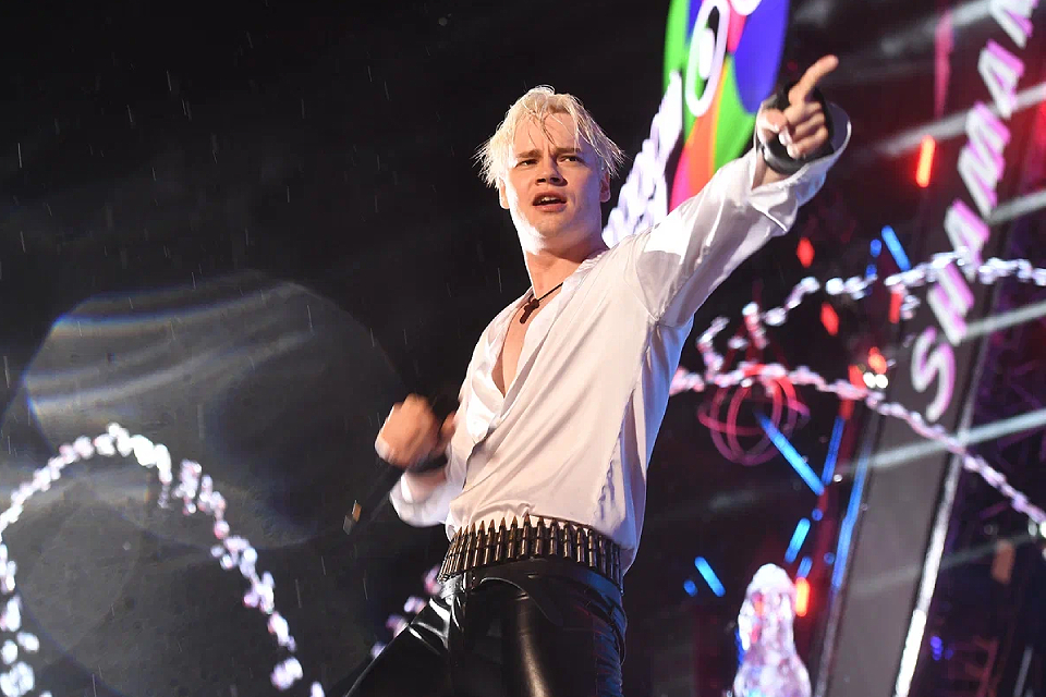 Певец SHAMAN рассказал в «Откровенно с Татаркой» о своей дочери