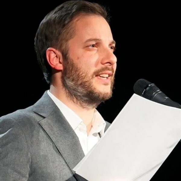 Литературные чтения «БеспринцЫпный Новый год» в Театре мюзикла