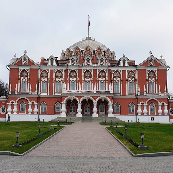 День влюбленных в Петровском дворце