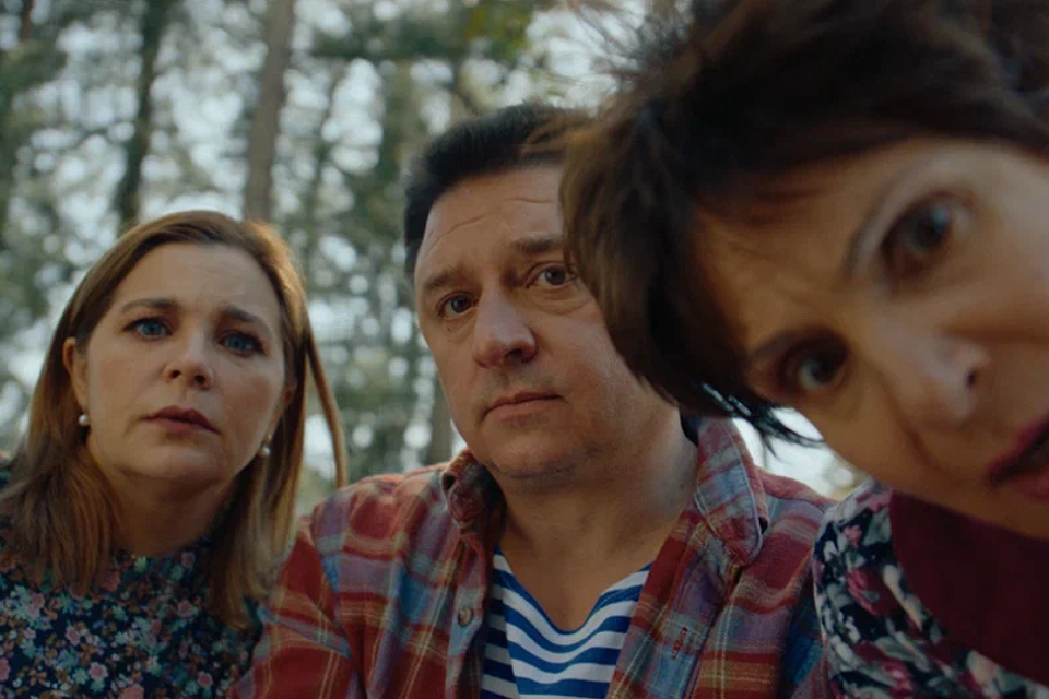 Фильм «Битва пап» (2024): как отставной офицер и успешный бизнесмен выпутываются из свадебного переполоха