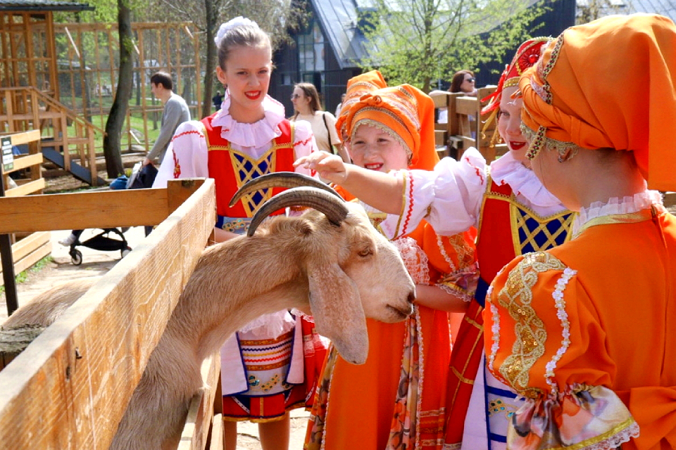 В Москве на Городской ферме ВДНХ прошло празднование Пасхи