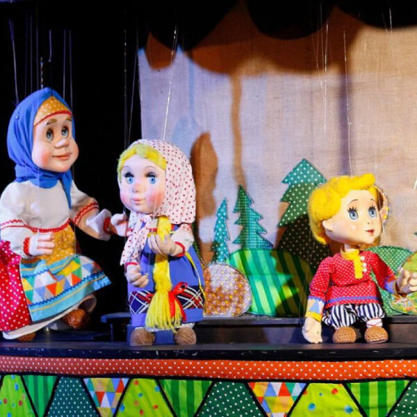 Спектакль «Гуси-лебеди» в Театре Марионеток