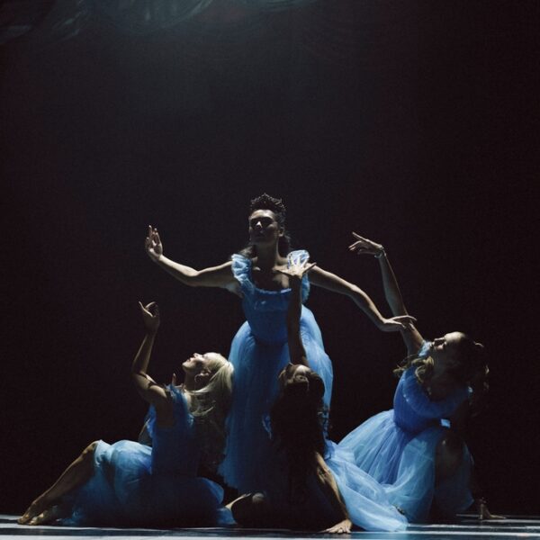 Танцевальное шоу «Живые картины»