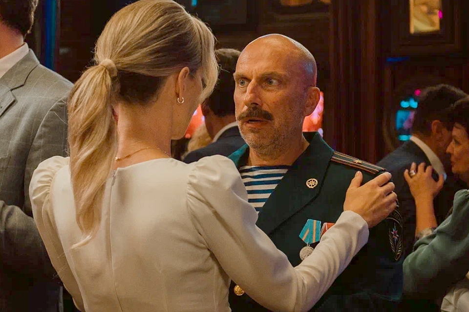 Фильм «Ёлки 12» (2025): новая порция новогоднего тепла от Дмитрия Журавлева и молодых блогеров