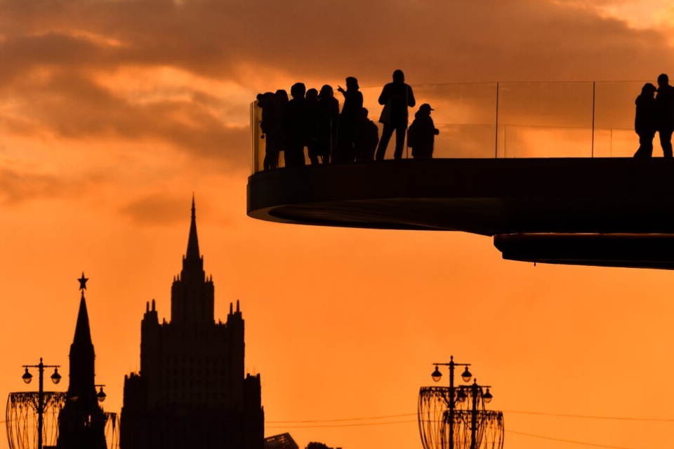 30+ лучших идей, куда сходить вечером в Москве в 2025 году: от Красной площади до джаз-клуба