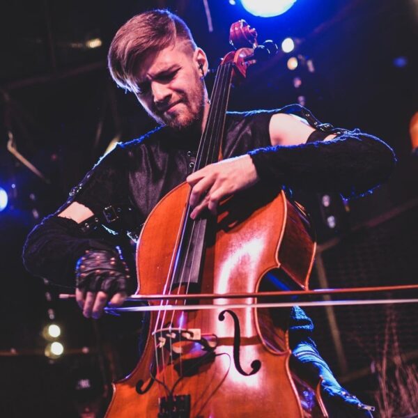 Концерт группы «RockCellos»: мировые рок-хиты на виолончелях