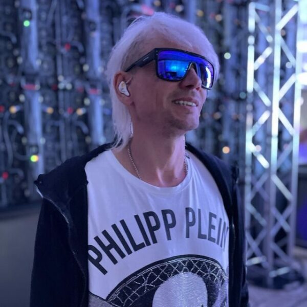 Концерт «Open Air в стиле 90-х. Гарик Богомазов ex. Отпетые Мошенники»