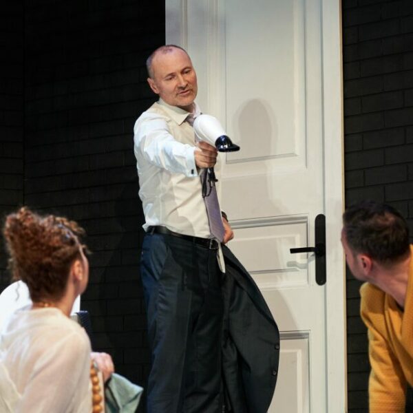 Спектакль «Хомяк на мостовой»