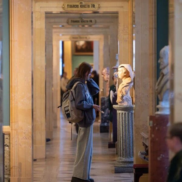 Выставка «Хармс. Жизнь не фокус»