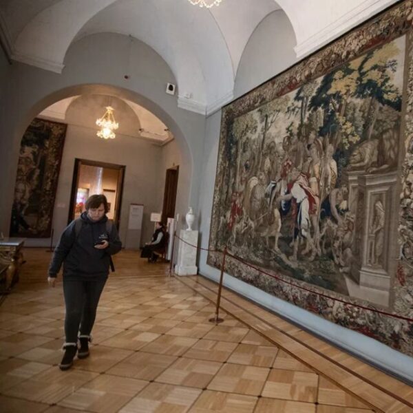 Выставка «В нашей квартире собаки и кот: питомцы С.М. Кирова»