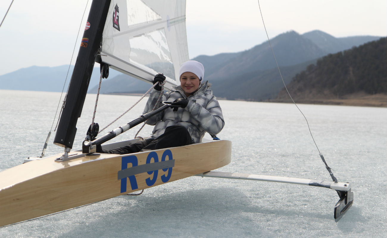 коньки для буера dn. буер яхта. буер парусный на коньках. яхта на коньках. буер артур оскарович.