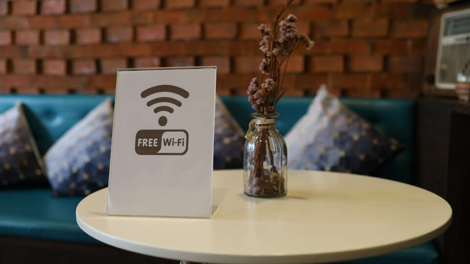 Сеть Free Wi-Fi. Фото: Pichet Khunchiang / Shutterstock / Fotodom